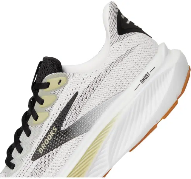 Best Running Shoes for Narrow Feet (2025): Top Picks for a Snug Fit